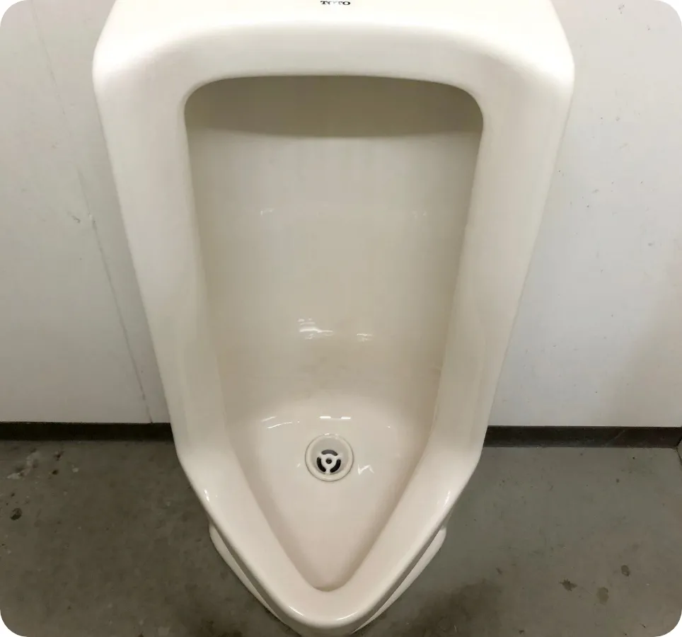 落とせなかった小便器の汚れ落とし after